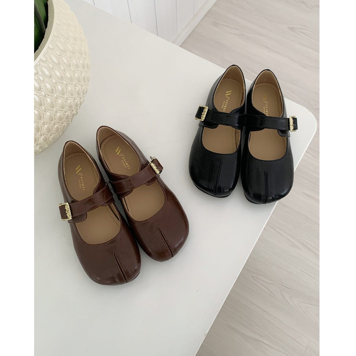 Women's Ballet Flats with Elegant Buckle Closure and Fashionable Shine