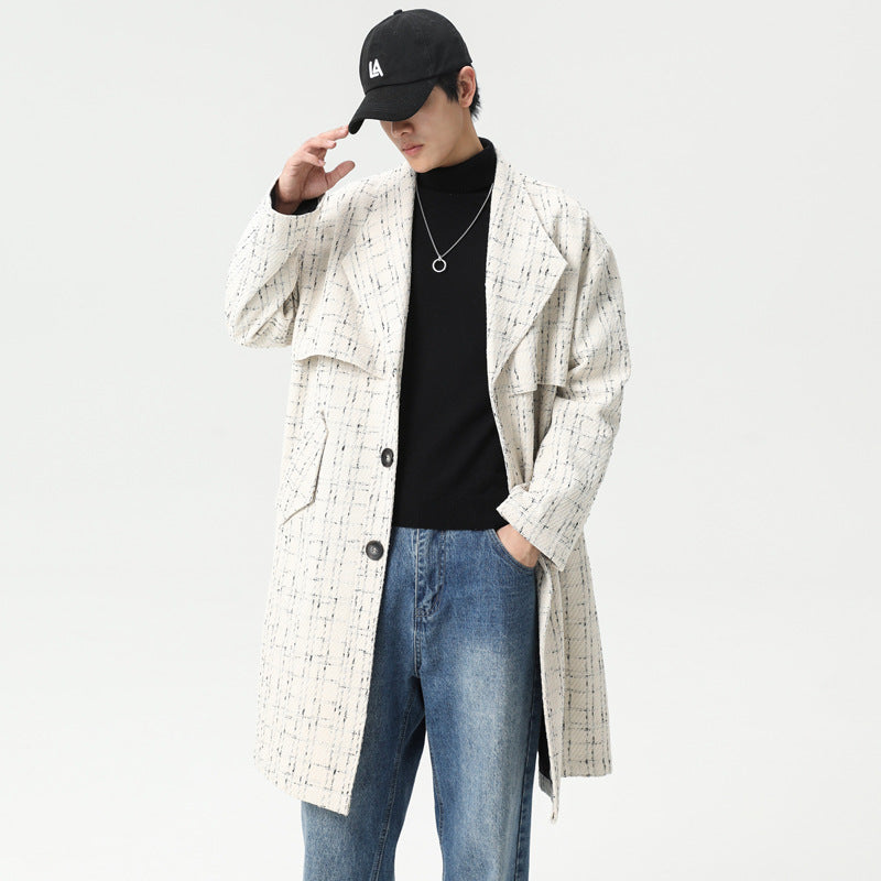 Women's Fashionable Plaid Coat with Elegant Cut