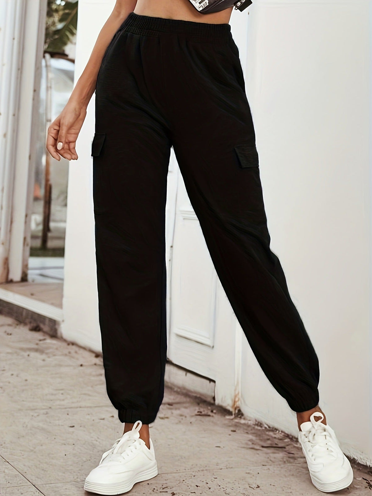 Women's Cargo Pants with Elastic Waist and Practical Pockets