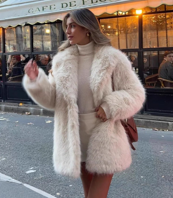 Elegant Oversized Faux Fur Coat with Wide Sleeves