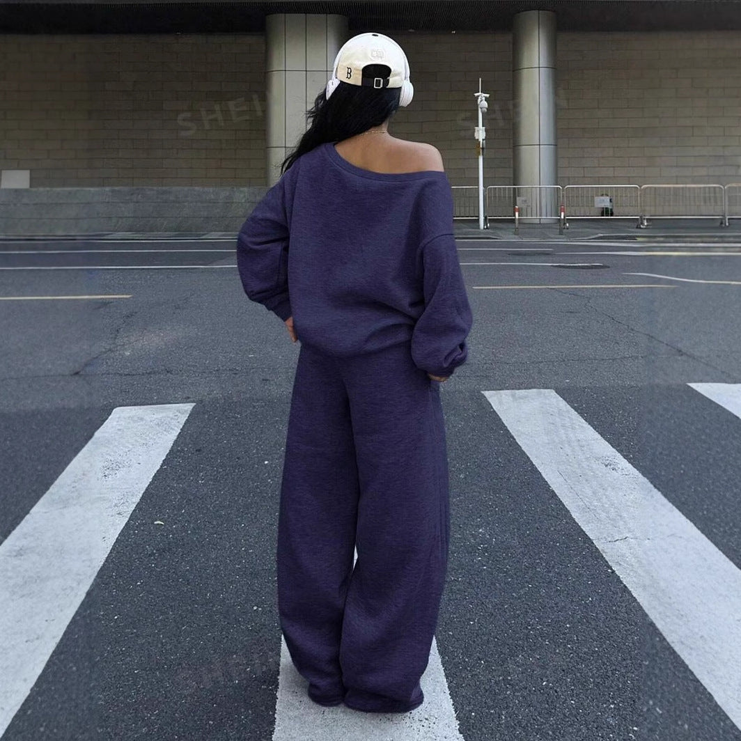 Women's Casual Oversized Sweat Suit with Wide Cut and Breathable Material