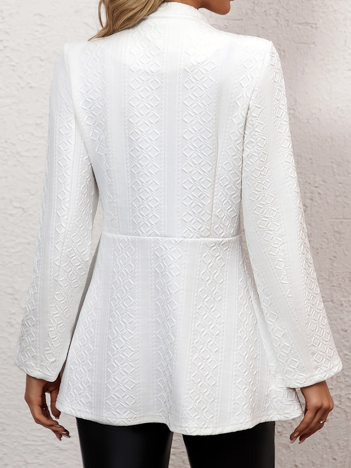 Women's Elegant and Structured Blazer Jacket
