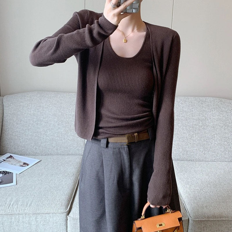 Elegant and Comfortable Minimalist Cardigan