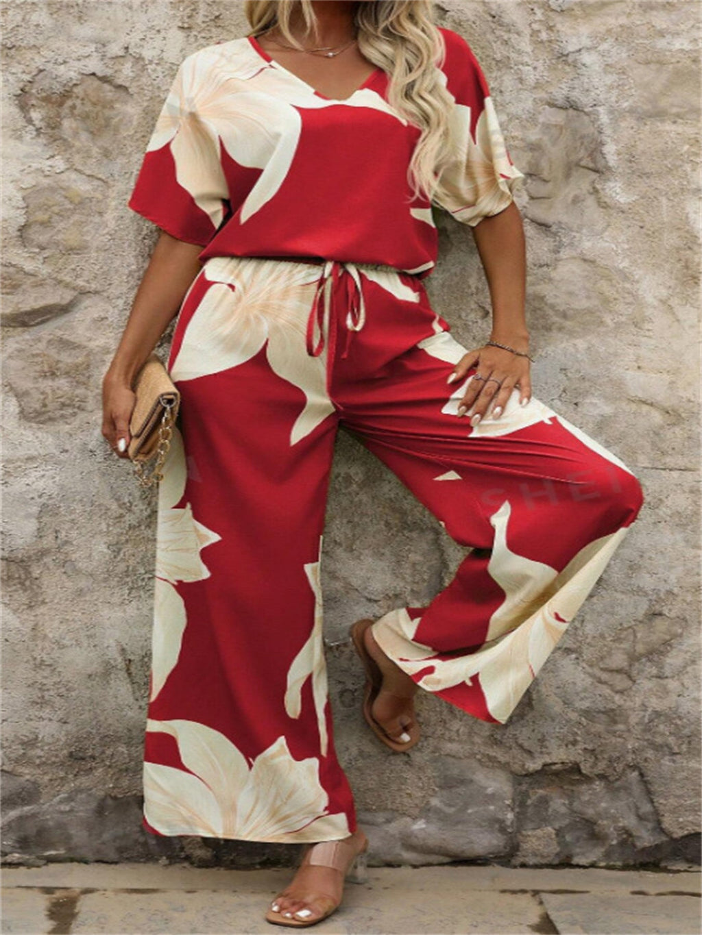 Women's Airy Two-Piece Set with Floral Design and Wide Cut