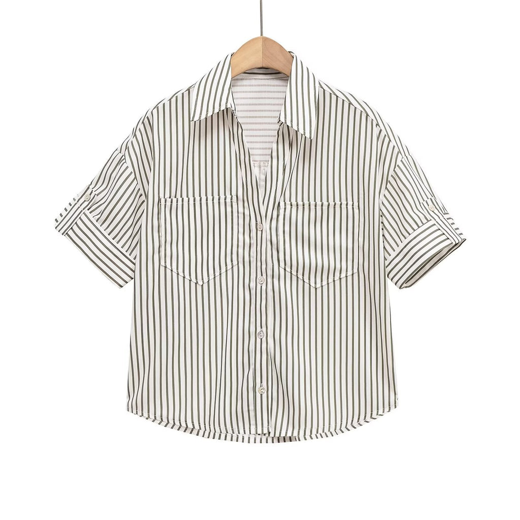 Women's Short Sleeve Shirt with Patch Pockets and Modern Cut