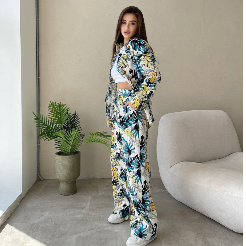 Women's Fashionable Ensemble with Floral Pattern and Wide Cut