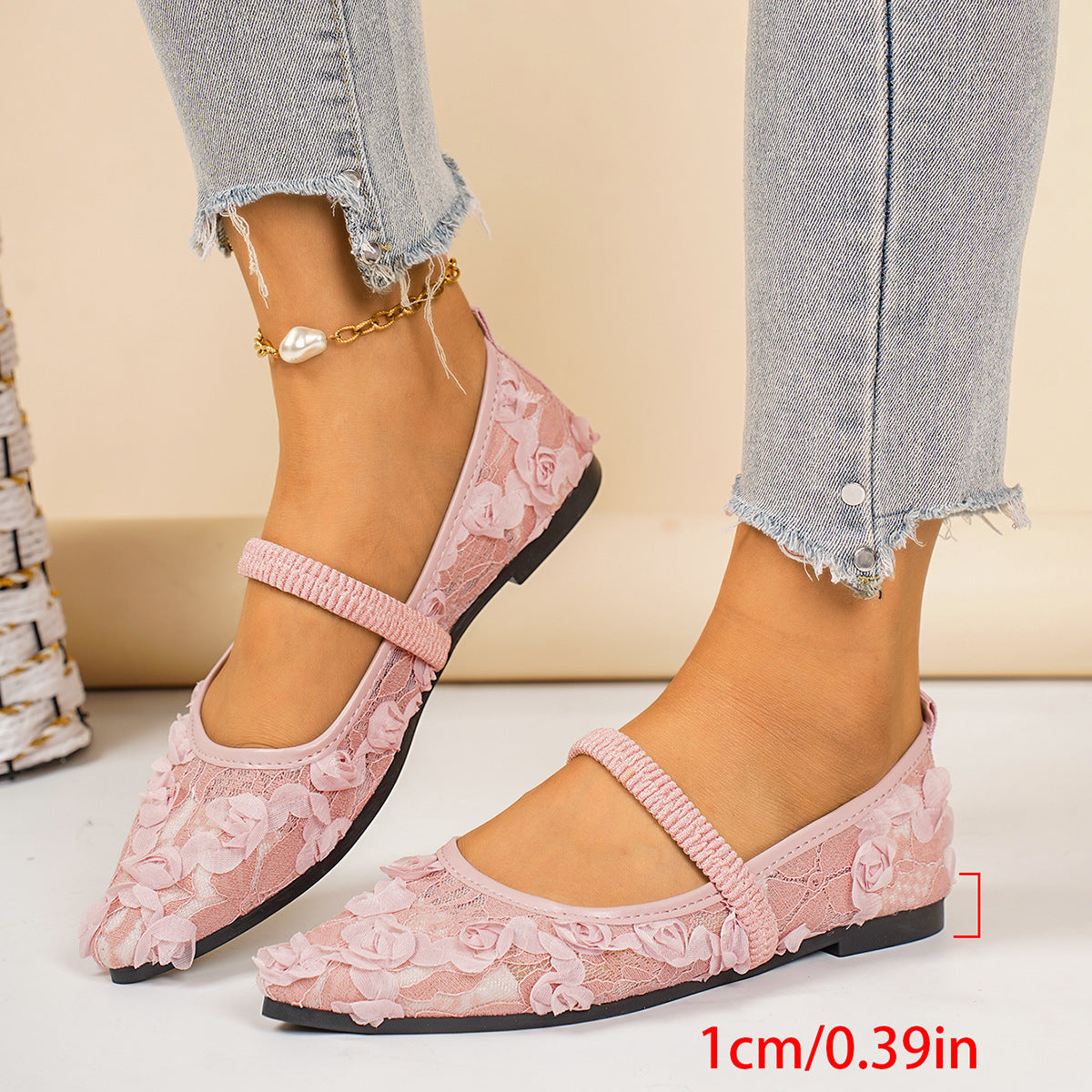 Women's Ballet Flats with Floral Lace Design and Elastic Strap