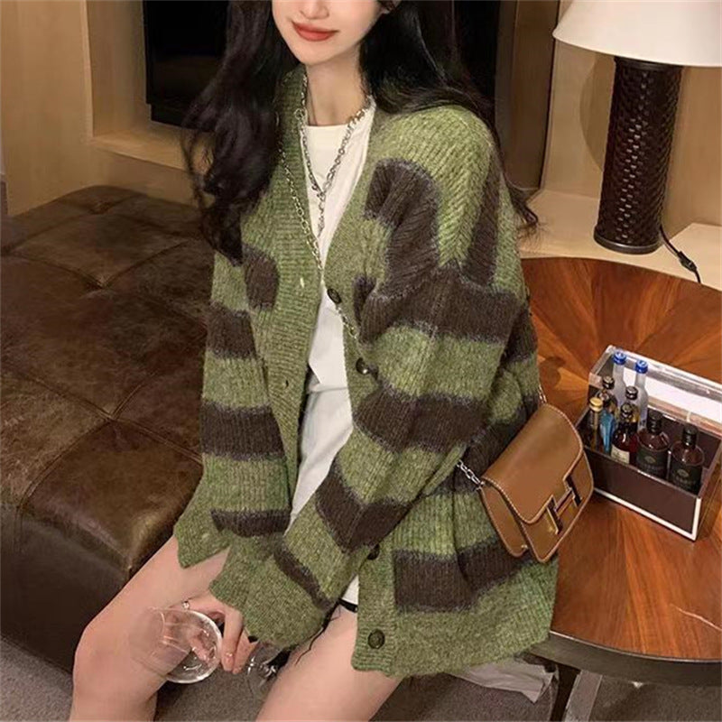 Women's Chunky Knit Cardigan with Fashionable Striped Pattern and Casual Cut