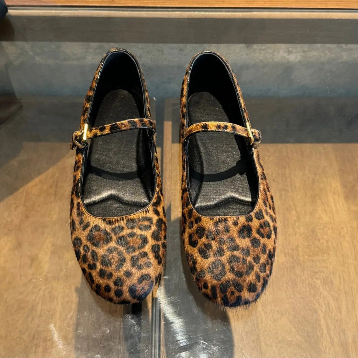 Women's Ballet Flats with Elegant Strap Design and Leopard Print