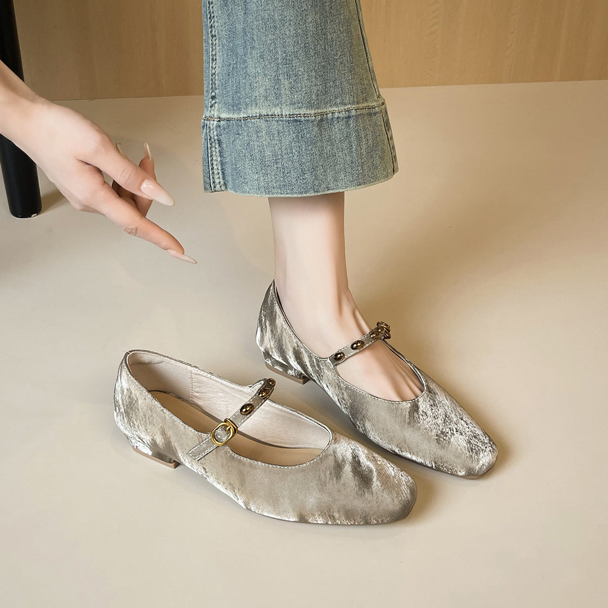 Women's Ballet Flats with Buckle Detail and Velvet Upper