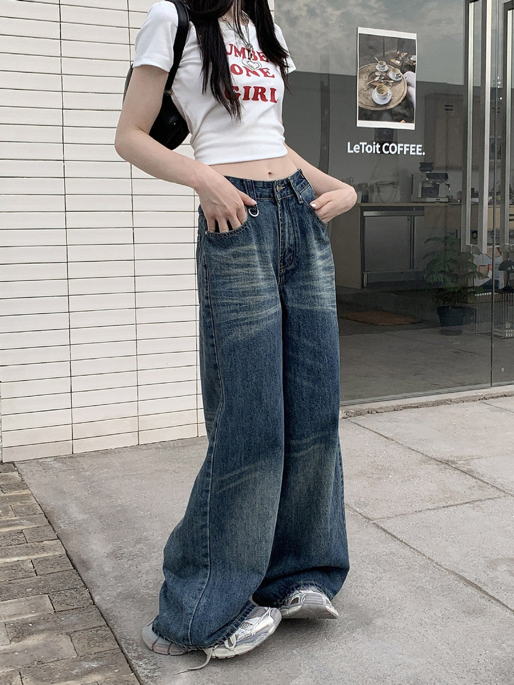 Women's High-Waisted Wide-Leg Jeans with Casual Fit and Unique Wash