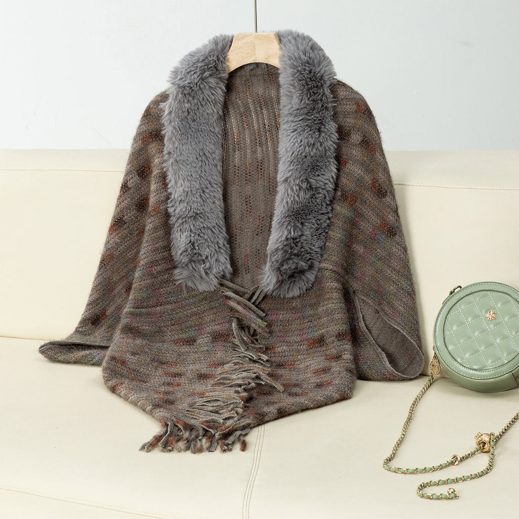 Women's Elegant Poncho with Luxurious Faux Fur Collar and Fringe