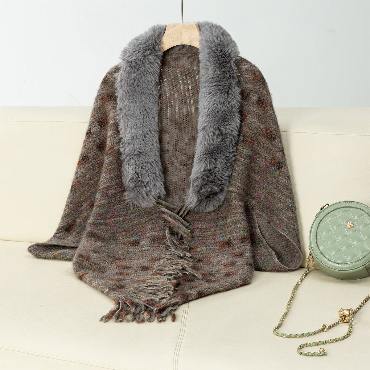 Women's Elegant Poncho with Luxurious Faux Fur Collar and Fringe