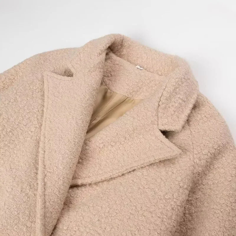 Elegant Wool Coat with Belt and Patch Pockets