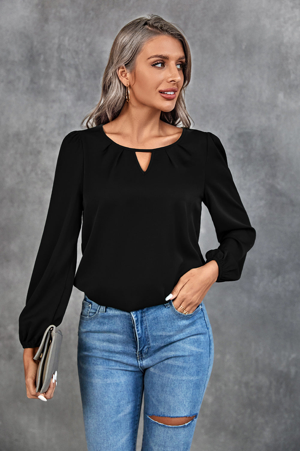 Women's Elegant Blouse with Light V-Neck and Puff Sleeves