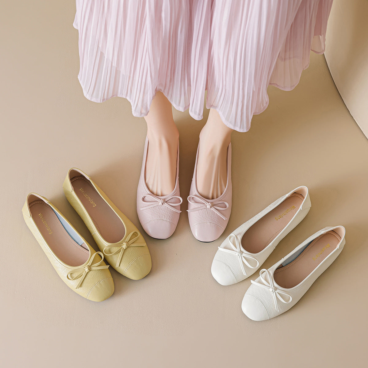 Women's Ballet Flats with Decorative Bow Design and Comfortable Sole
