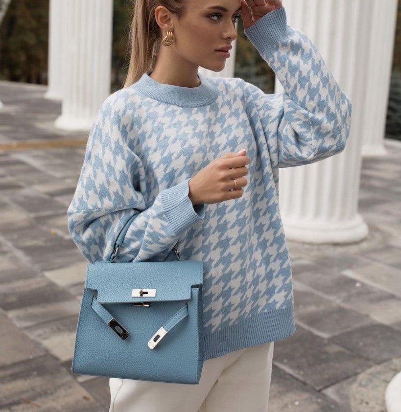 Women's Chunky Knit Sweater with Modern Houndstooth Pattern and Relaxed Fit
