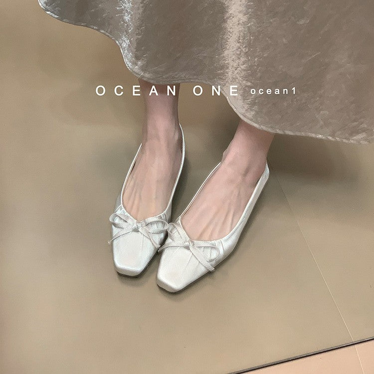 Women's Ballet Flats with Decorative Bow Detail