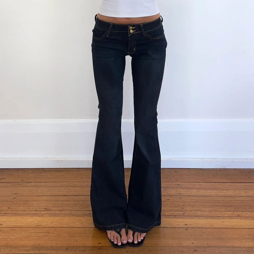 Women's Bootcut Jeans with High Waist and Detailed Stitching