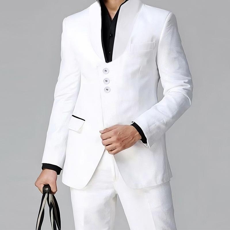 Women's Blazer with Elegant Cut and Modern Button Details