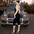 Elegant Jumpsuit with Lace Details and Tailored Silhouette