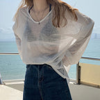 Women's Cropped Sweatshirt with Modern Tie-Dye Design, Wide Sleeves, and Crew Neck