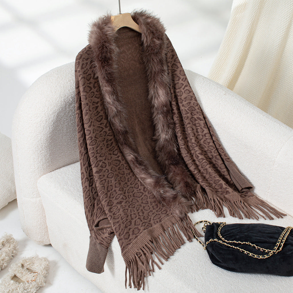 Women's Elegant Knit Poncho with Faux Fur Collar and Fringed Hem