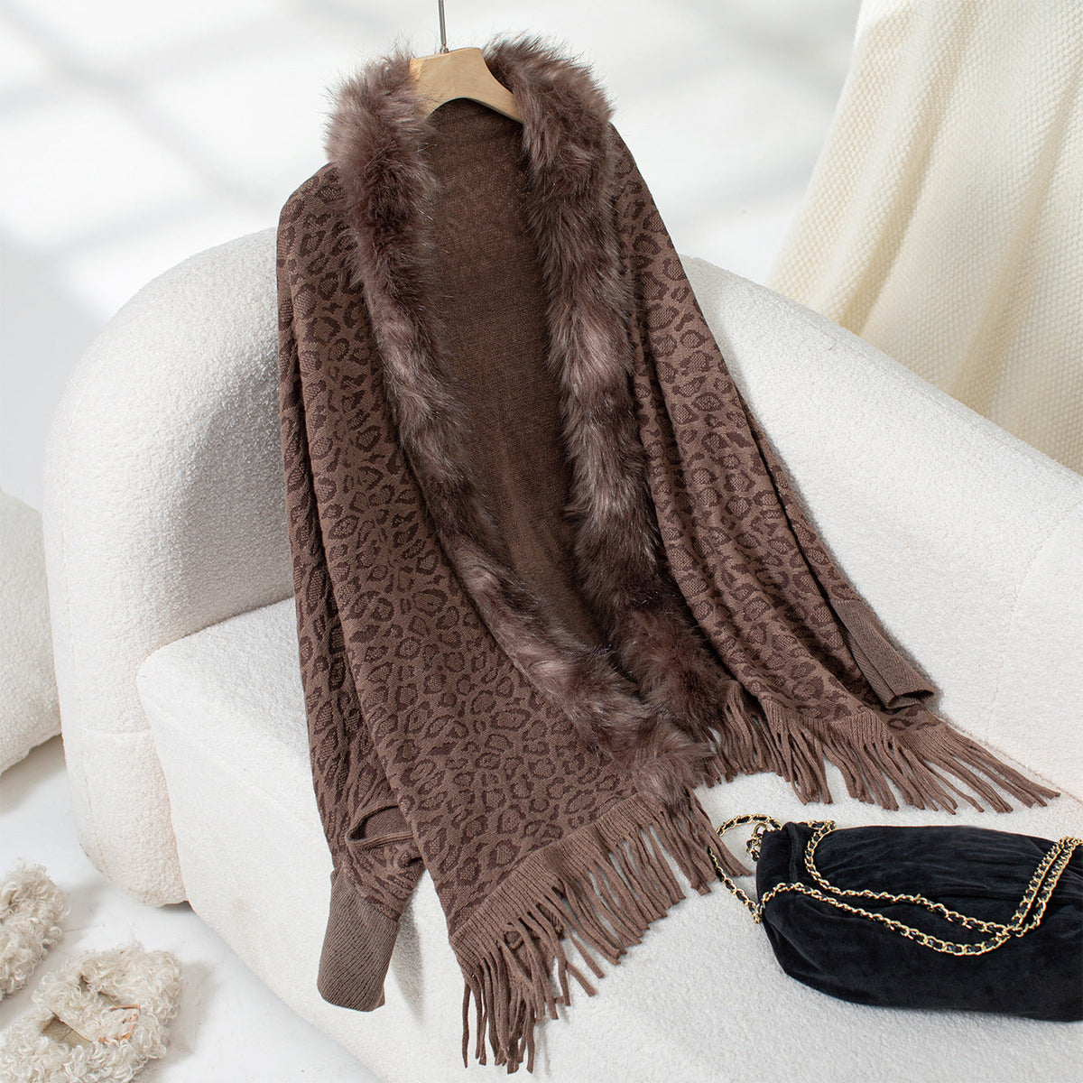 Women's Elegant Knit Poncho with Faux Fur Collar and Fringed Hem
