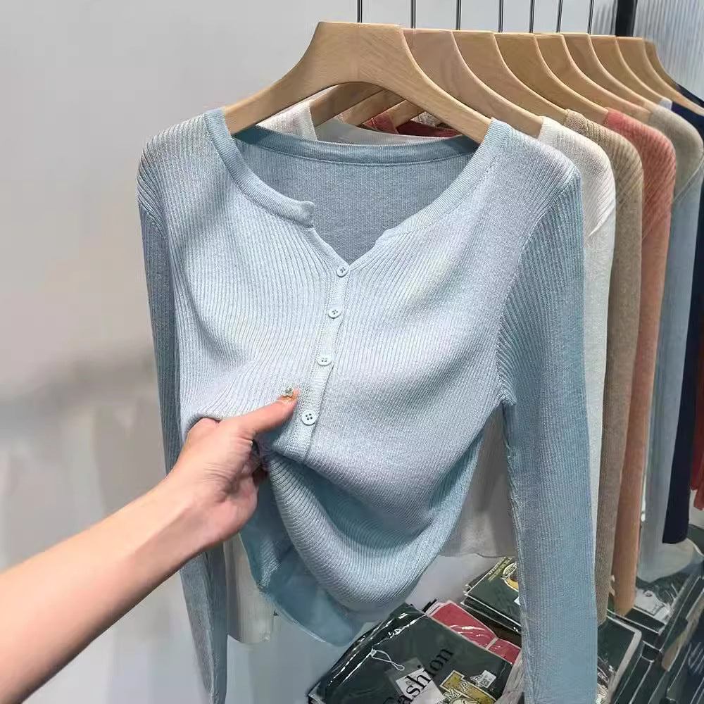 Women's Fitted Cardigan with Button Closure and Ribbed Texture