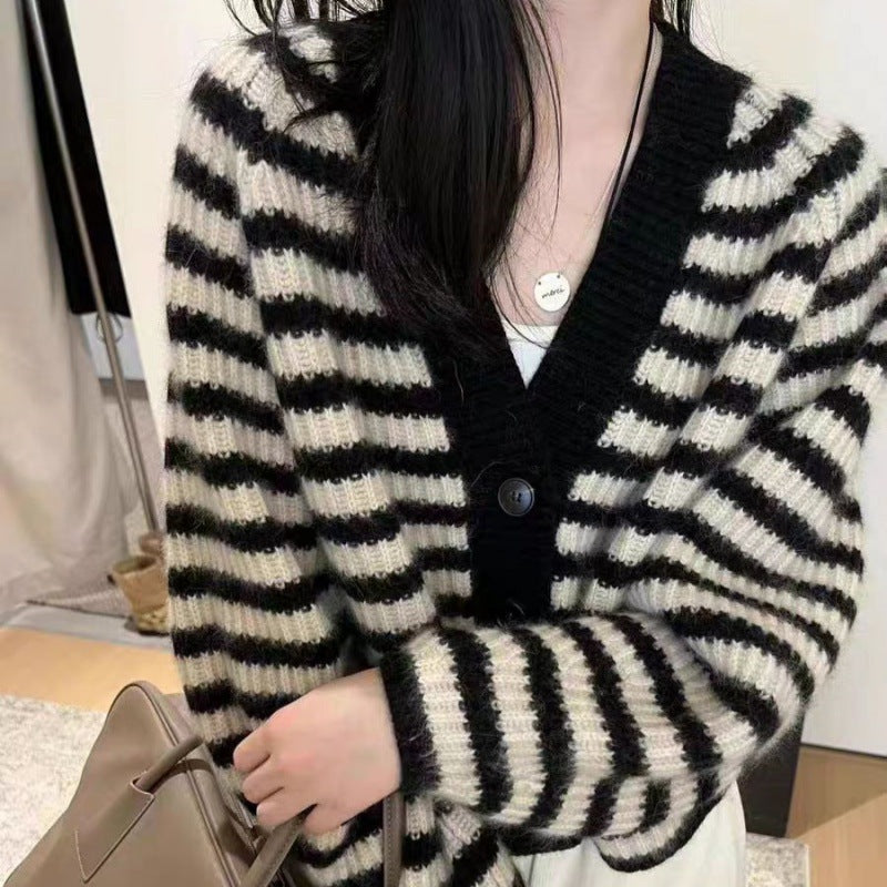 Women's Striped Cardigan with Wide Cut and Button Details