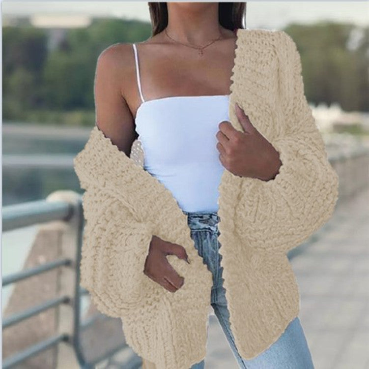 Women's Chunky Knit Cardigan with Casual Cut and Deep Pockets