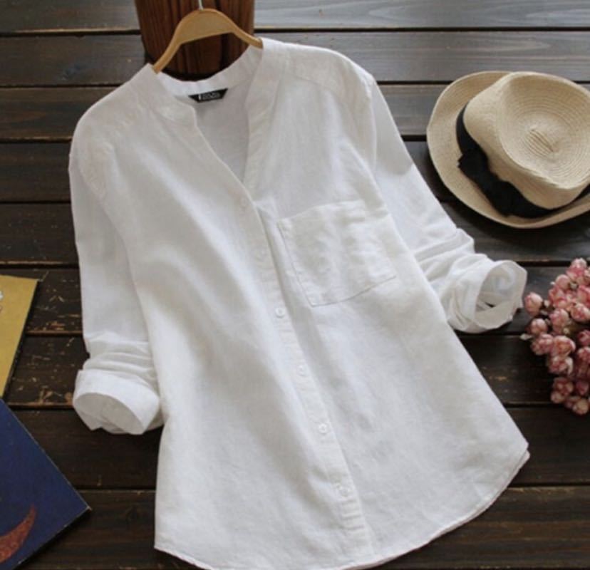Women's Blouse with Elegant Button Placket and Modern Fit