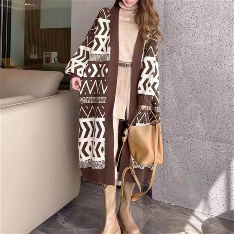 Women's Long Cardigan with Graphic Design and Deep Pockets