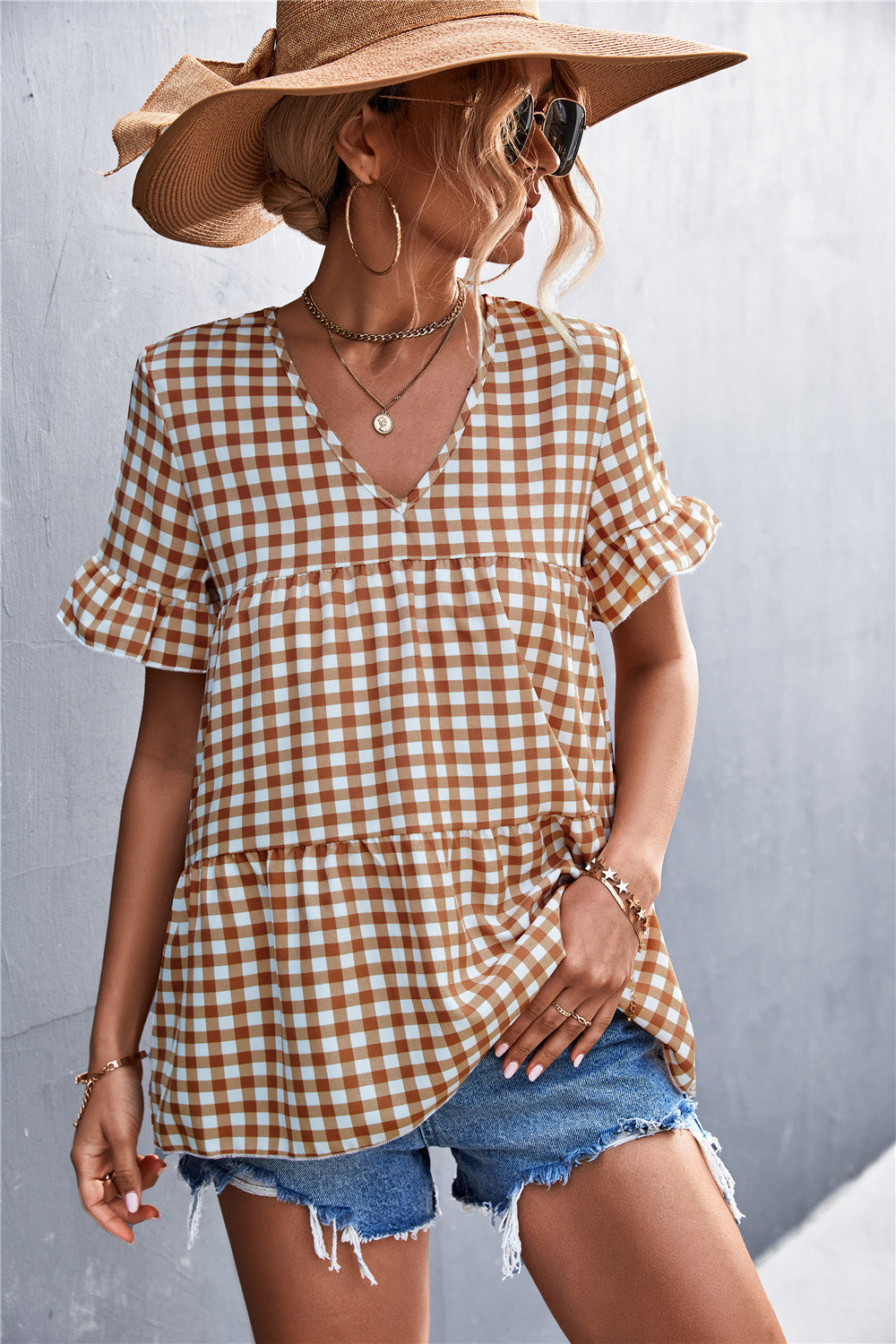 Women's Blouse with Ruffled Hem and Plaid Pattern