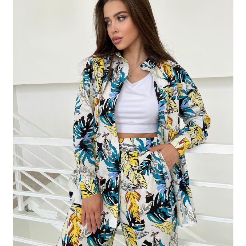 Women's Fashionable Ensemble with Floral Pattern and Wide Cut