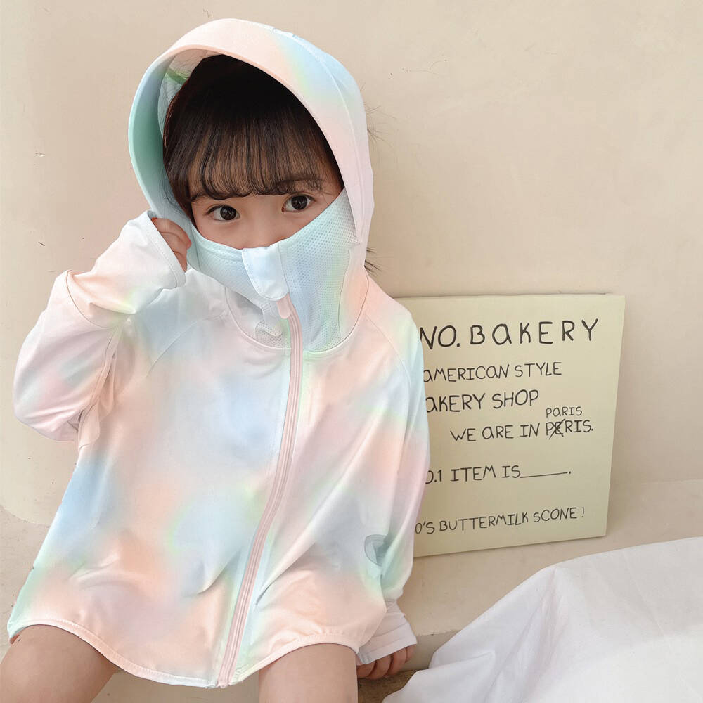 Women's Breathable and Water-Repellent Sports Jacket with Hood