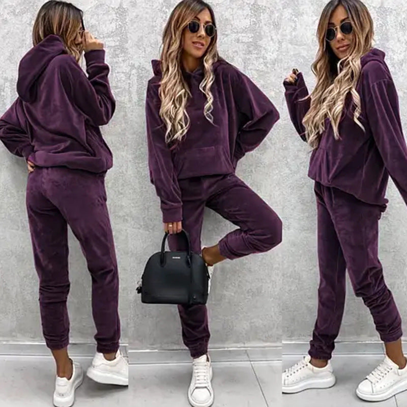 Women's Luxurious Microfiber Sport Suit with Hood and Pockets