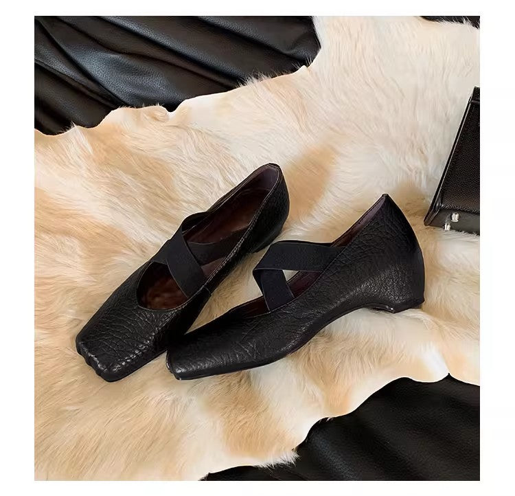 Women's Ballet Flats with Elegant Strap and Comfortable Footbed