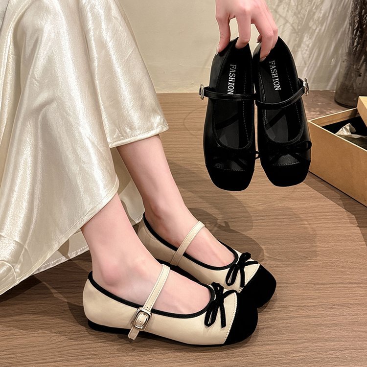 Women's Ballet Flats with Buckle and Bow Decoration