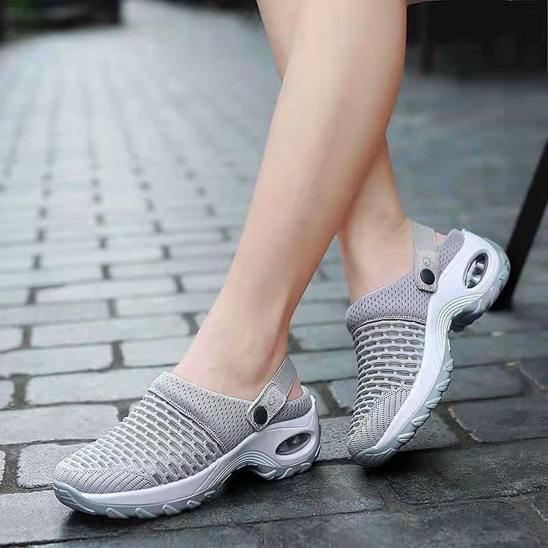 Women's Breathable Clogs with Comfortable Strap