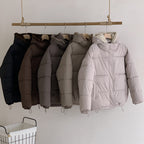 Fashionable Puffer Jacket with Detachable Faux Fur Collar and Pockets
