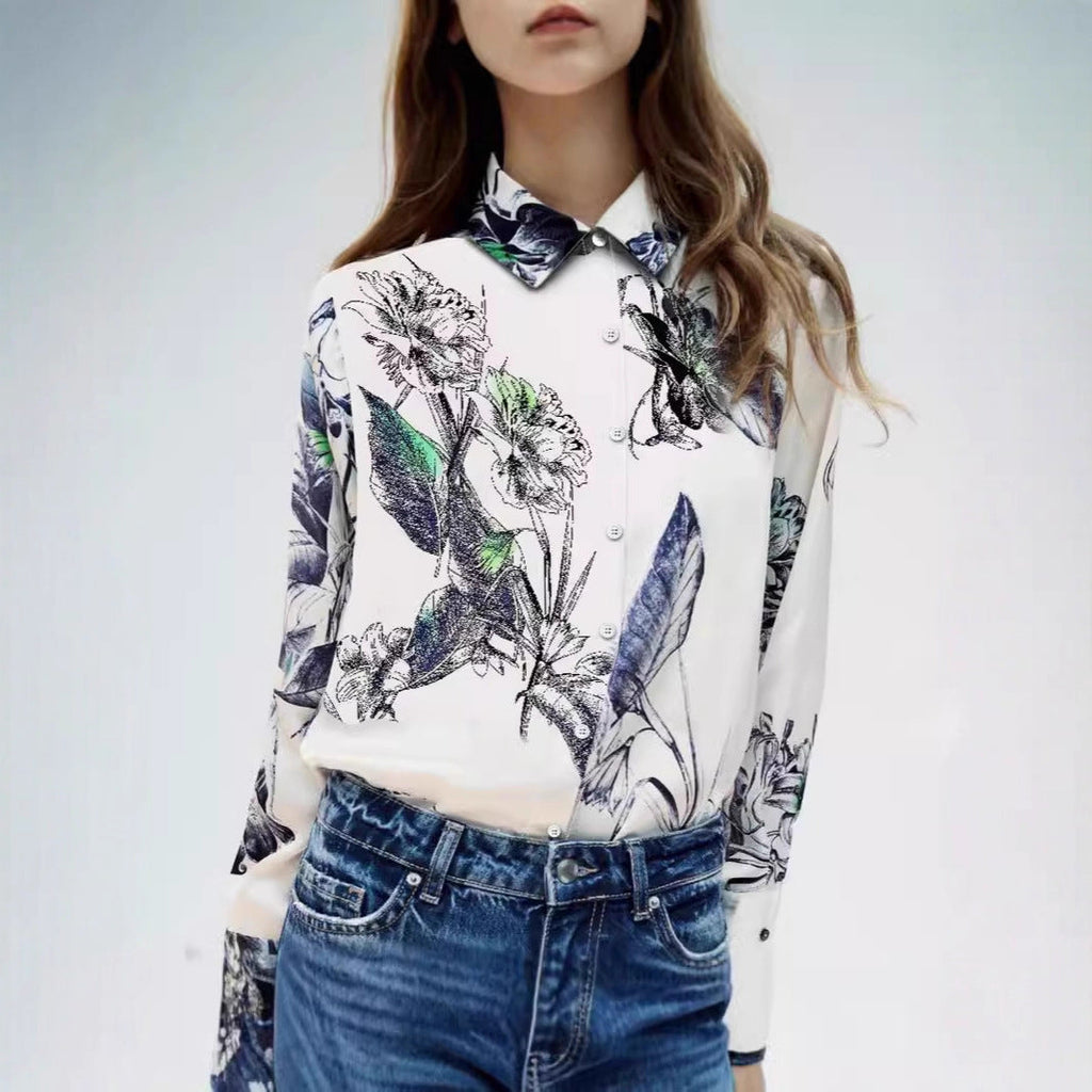 Women's Blouse with Floral Print and Elegant Button Placket