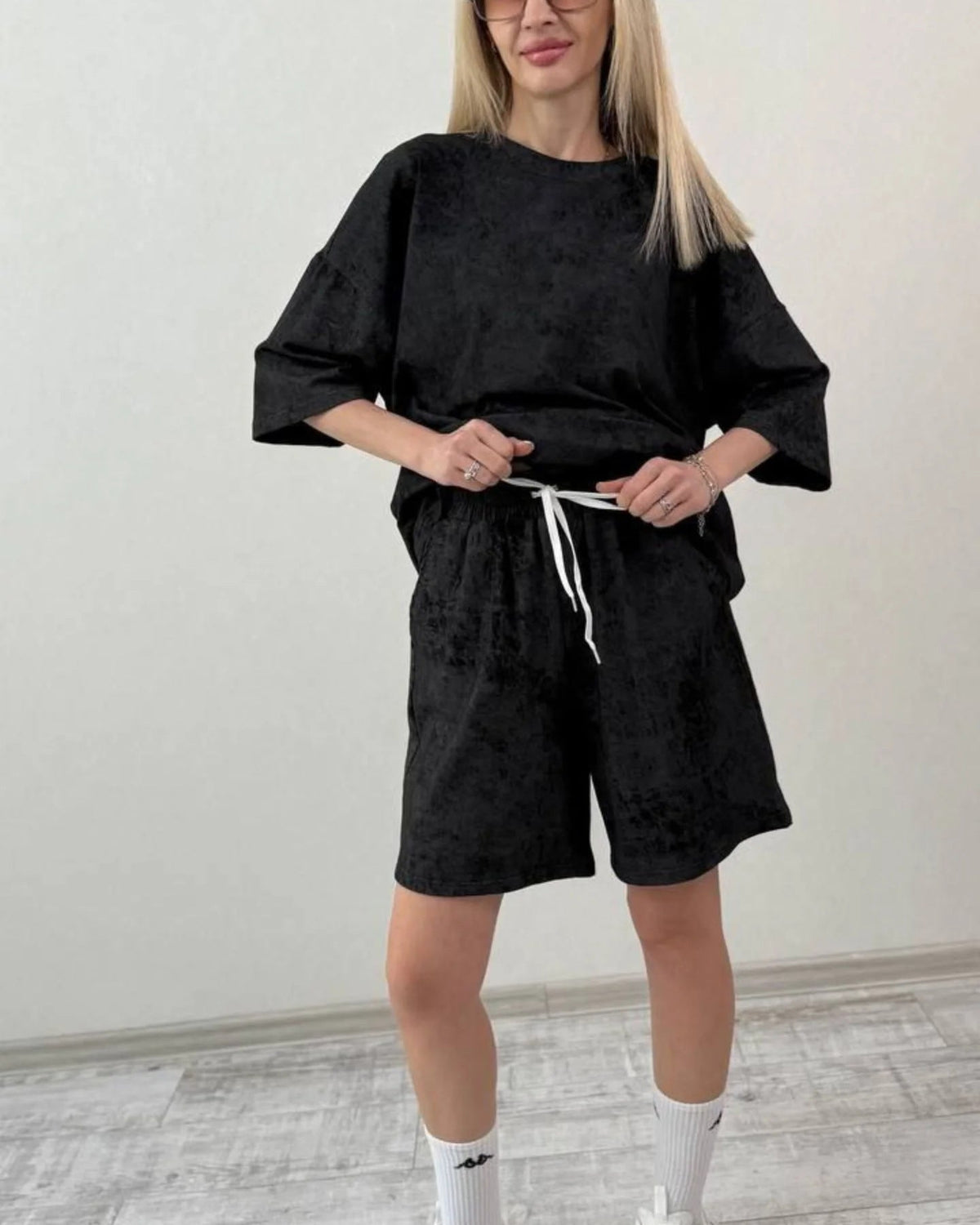 Women's Elegant Casual Set with Loose T-Shirt and Shorts