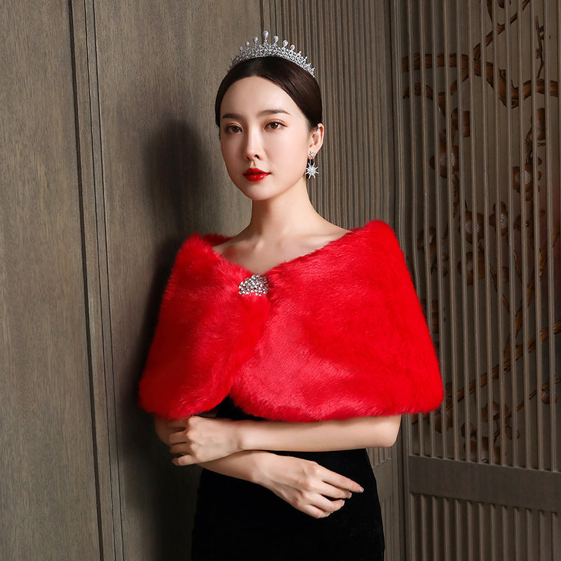 Women's Elegant and Luxurious Faux Fur Cape