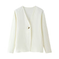 Elegant Jacket with V-Neck and Classic Button