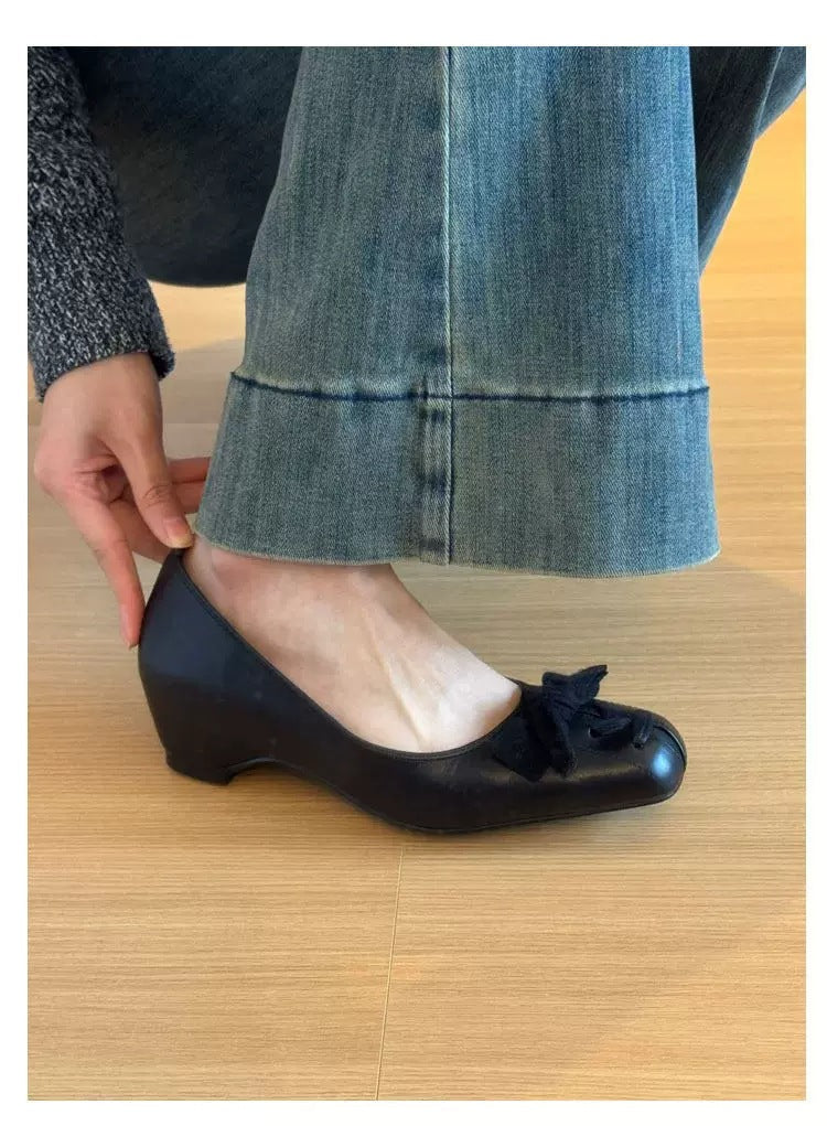 Women's Ballet Flats with Decorative Bow and Elegant Heel