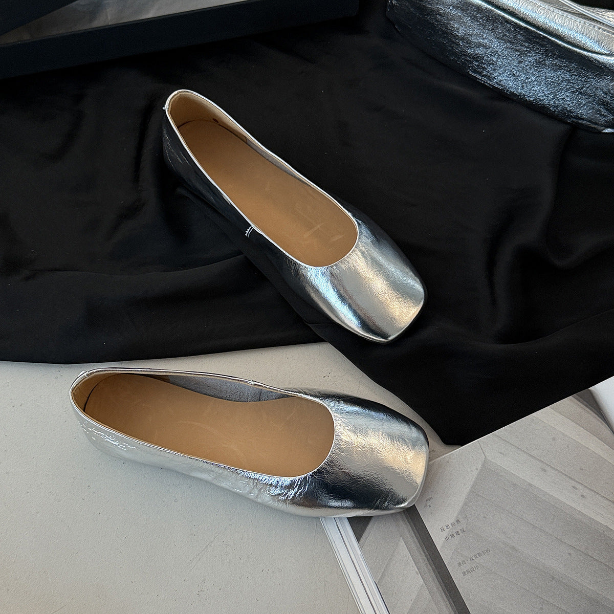 Women's Ballet Flats in High-Quality Metallic Leather with Comfortable Insole