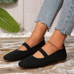 Women's ballet flats with elastic strap and elegant cut