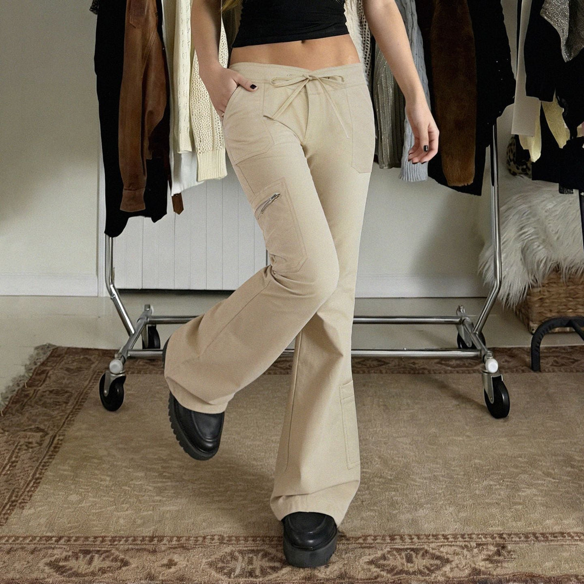 Women's Comfortable Cargo Pants with Elastic Waistband and Practical Side Pockets