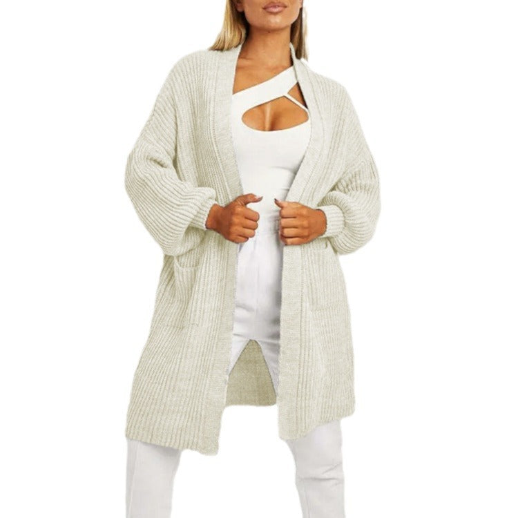 Women's Chunky Knit Cardigan with Wide Cut and Practical Pockets